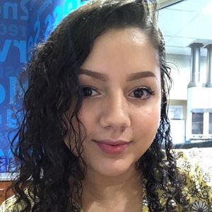 Meet your Posher, Estefania